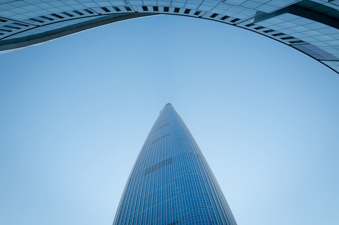 《白玫瑰》白板实在身份是什么 白板结局是什么？